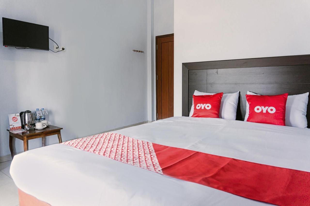 Super Oyo 1565 Hotel Homiko Pacitan Zewnętrze zdjęcie