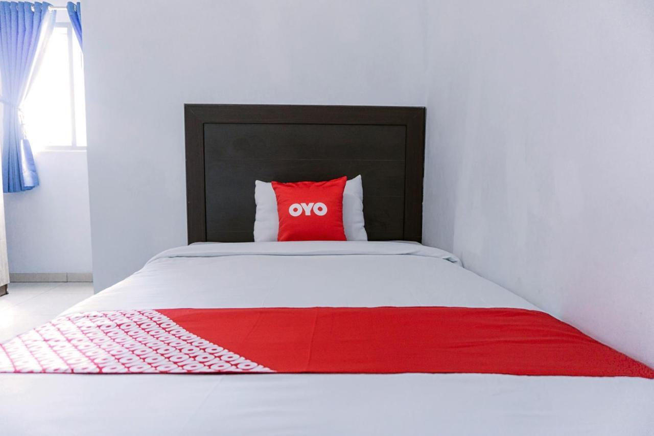 Super Oyo 1565 Hotel Homiko Pacitan Zewnętrze zdjęcie